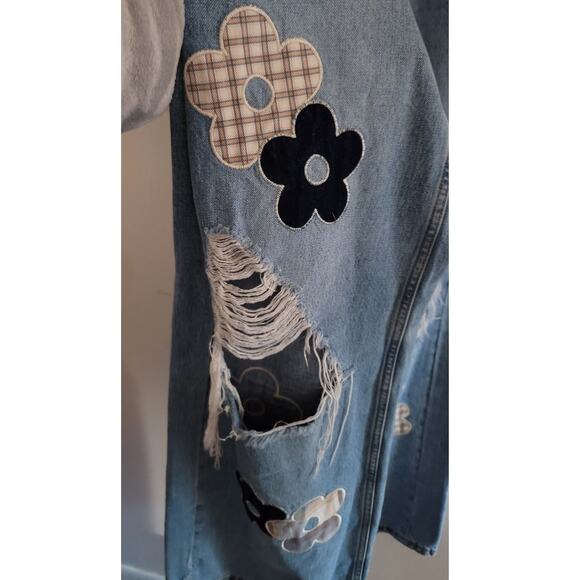 Urban Outfitters BDG Skater Baggy Jean Daisy Patch Distressed Flared Leg 25x32 - Picture 11 of 14